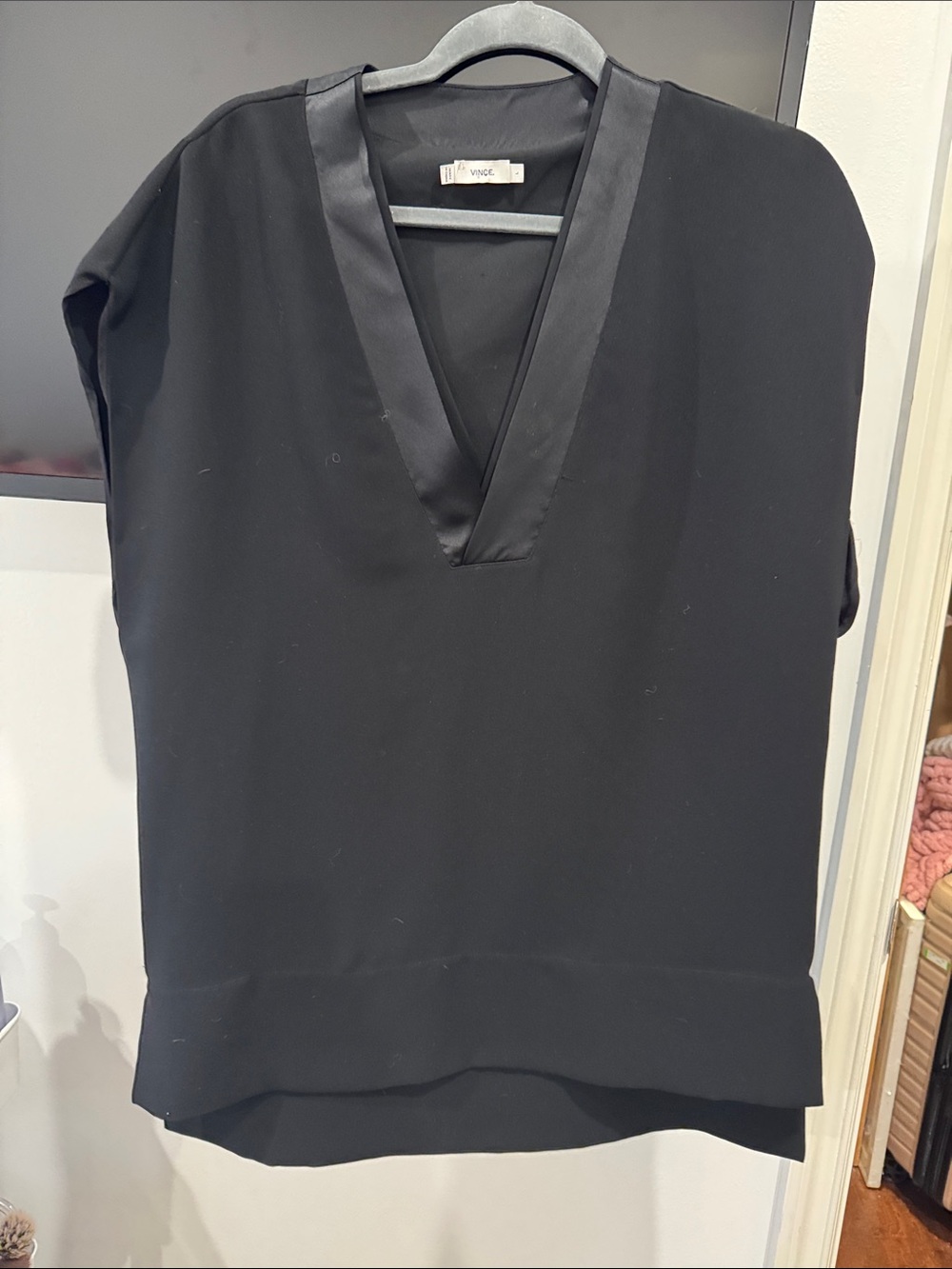 Vince Black Satin-Trim V-Neck High/Low Boxy Blouse or mini dress Great Cond SZ L